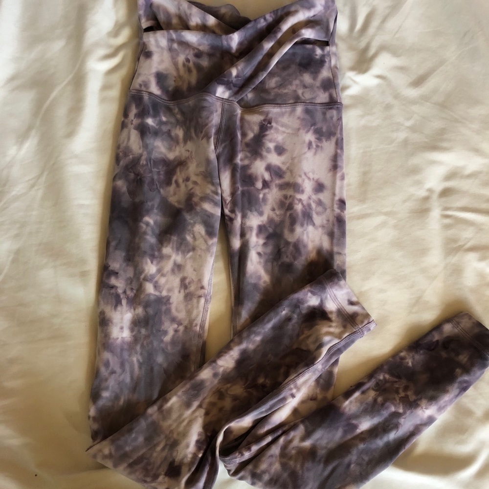Lululemon Diamond Dye Align 28” Size 2